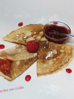 Una foto de Crepe de mermelada de fresa 😋