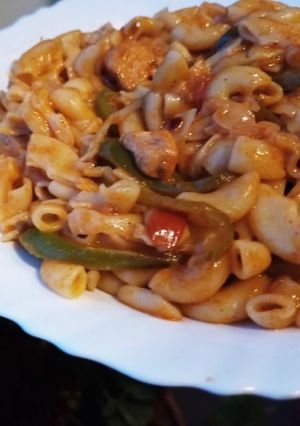 A picture of Saucy Macaroni.