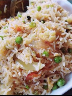 वेजिटेबल पुलाव (vegetable pulao recipe in Hindi) रेसिपी मुख्य फोटो