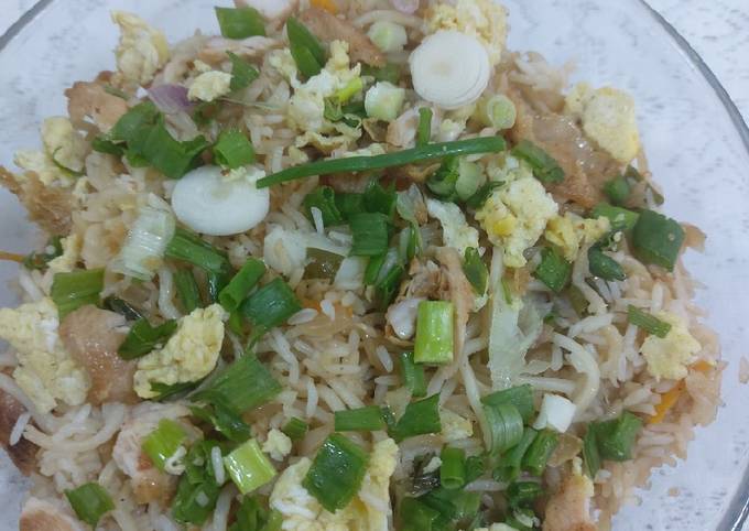 Chicken egg fried rice with noodles