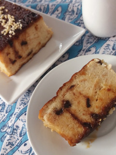 Una foto de Puding de pan con almendra y chocolate