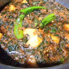 A picture of Aloo Methi.