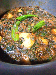 A picture of Aloo Methi.