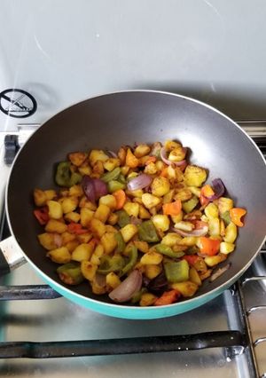 A picture of Potato Bell Pepper Fried Potatoes.
