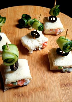 A picture of Carrot and cucumber bread rolls.