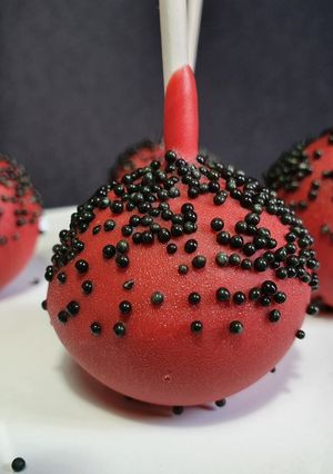 Una foto de *Cakepops de Oreo y Chocolate de Fresas*