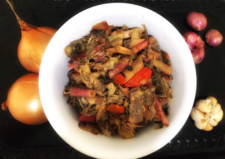 Langkah Mudah untuk meracik Tumis jantung hati eh jantung pisang teri dan kecombrang❤️ Lezat