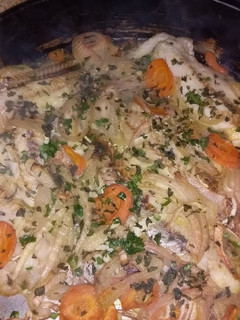 Una foto de Papas rústicas con merluza al horno