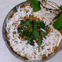 A picture of Matar paneer.
