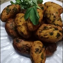 A picture of Methi muthiya.