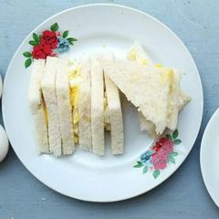 A picture of Kolkata's coffee house Egg Sandwich.