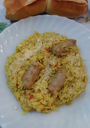 Una foto de Arroz con salchichas parrillera