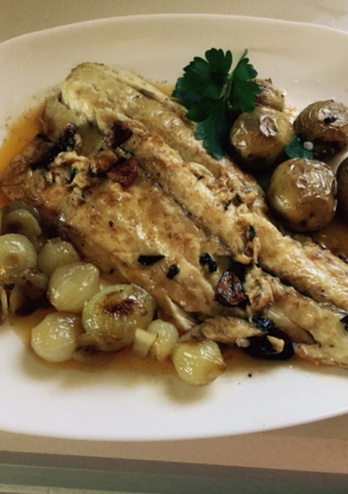 Una foto de Llubarro al horno