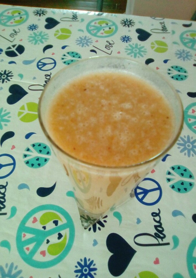Una foto de Súper licuado de frutillas, kiwi, 🍌 y almendras activadas!!!