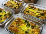Запіканка з тістом, овочами та мʼясом