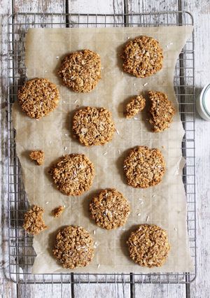 A picture of Mini Pig Coconut Delight Biscuits.