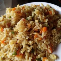 A picture of Chinese fried Rice.