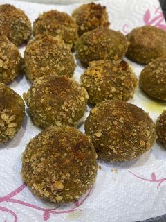 Una foto de Albóndigas de brócoli, zanahoria y queso