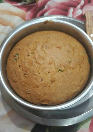 A picture of Eggless tutti frutti vanilla cake.