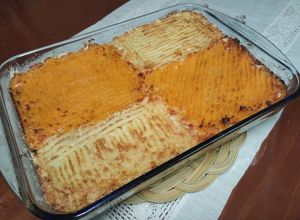 Una foto de Pastel de papa y zapallo con relleno de acelga