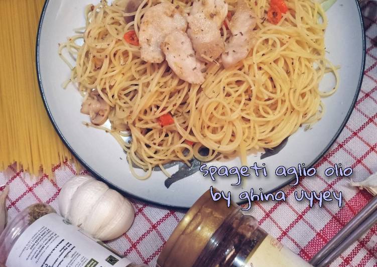 Spaghetti Aglio e olio ayam fillet