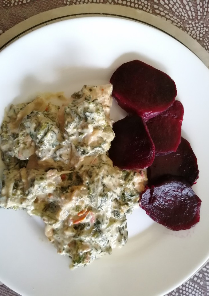 Una foto de Filetes de pollo con queso crema light y verduras