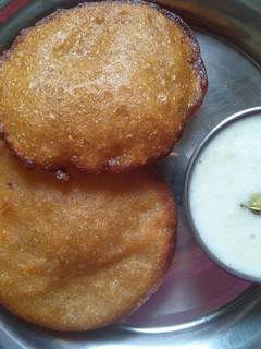 कुरकुरी पुआ विथ रबडी (Kurkuri pua with rabri recipe in Hindi) रेसिपी मुख्य फोटो