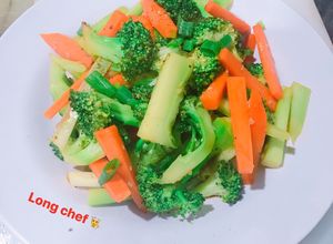 Hình của món Súp lơ, cà rốt xào dầu hào.