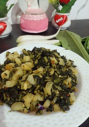मूली का साग (Mooli ka saag recipe in hindi) रेसिपी मुख्य फोटो
