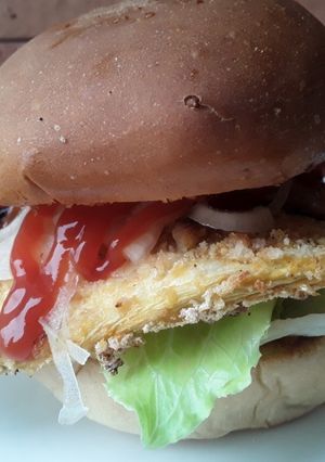 Una foto de Sándwich🍆🥪 con salsa de ajo🌰
