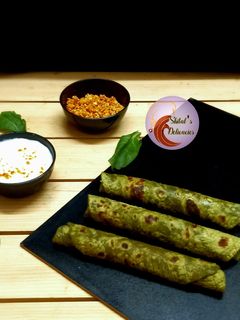 पालक पराठा (palak paratha recipe in marathi) रेसिपी चे मुख्य फोटो