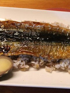 蒲燒秋刀魚 的食譜成品照片