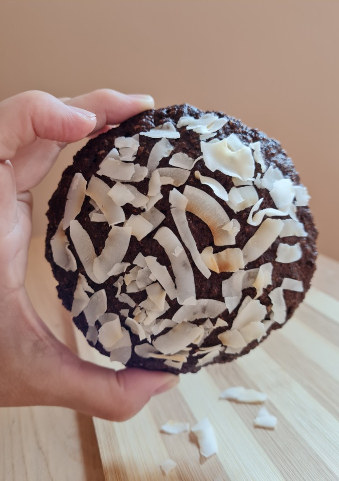Una foto de Mega cookie saludable en microondas 🍪
