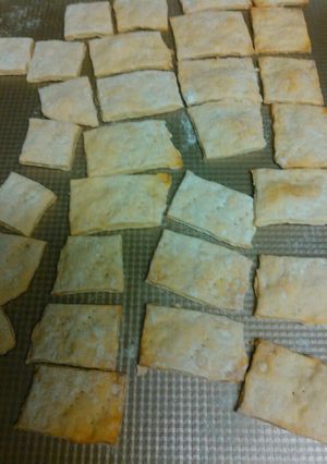 A picture of Crackers .