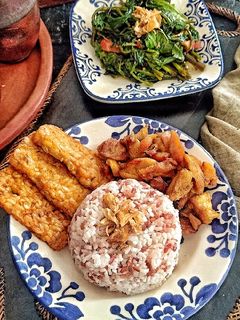 Foto resep Ayam,Tempe Ungkep & Tumis Kangkung