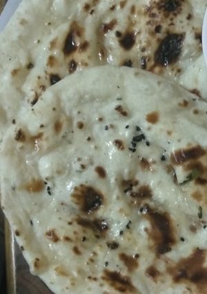 नाॅन रोटी (naan roti recipe in hindi) रेसिपी मुख्य फोटो