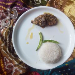 A picture of Methi mach.
