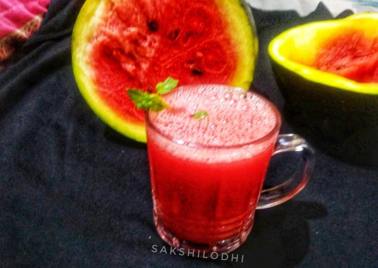 How to Make Super Quick Homemade Watermelon Juice