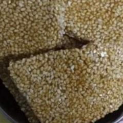 A picture of Til jaggery ki chikki.
