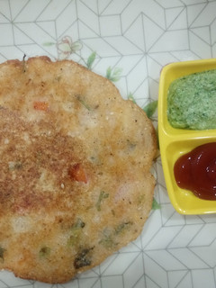ફરાળી ઉત્તપમ (Farali Uttapam Recipe In Gujarati) રેસીપી મુખ્ય ફોટો