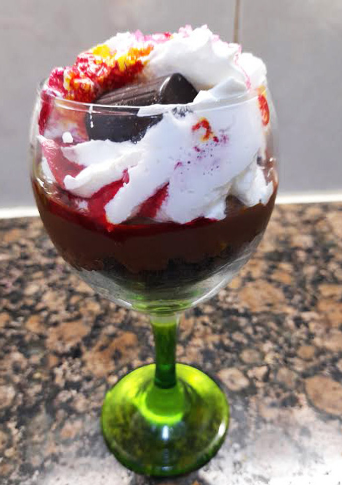 Una foto de Copa delicias de chocolate y nata