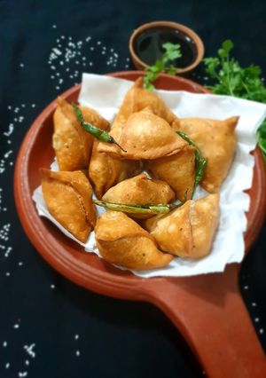 मिनी समोसा (mini samosa recipe in Hindi) रेसिपी मुख्य फोटो