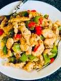 หมูไก่ผัดพริกหวานราดข้าว