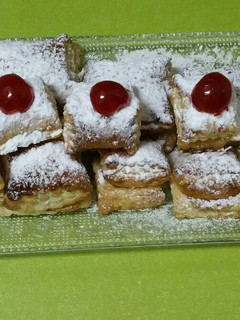 Una foto de Cuadradito rellenos de membrillo
