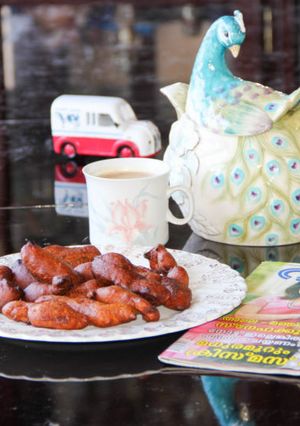 A picture of Pulivaral / Nulliyitta Appam / Malabar Style Tamarind Fritters.