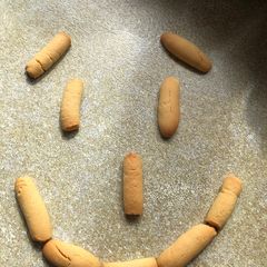 A picture of Greek sweet biscuits.