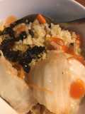 Cơm chiên bơ ăn kèm rong biển, kimchi