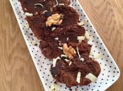 Una foto de brownies fáciles con poco cacao