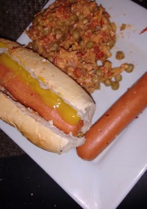 Una foto de Salchichas alemanas con revuelto gramajo