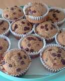 Muffin integrali con nocciole e gocce di cioccolato